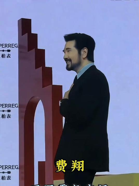 爷叔圈男明星走路气质，不输小鲜肉