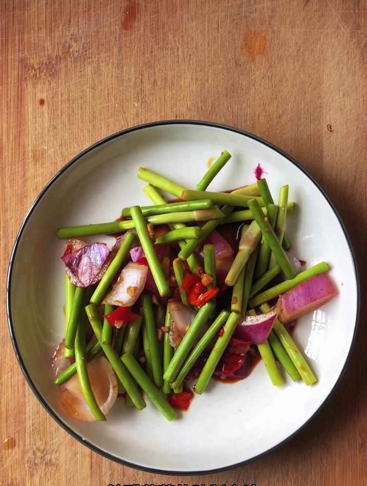 糖醋蒜薹的腌制方法家常,像我这样腌,简单好吃