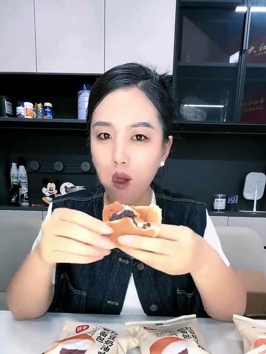 桃李面包奶油夹心,软糯奶香浓郁,口感