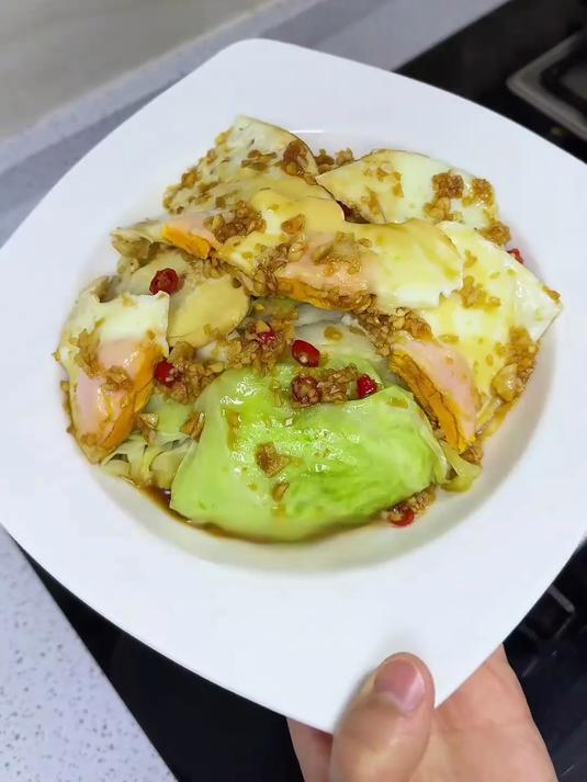 减脂餐做法简单,包菜水油焖蛋瘦更快
