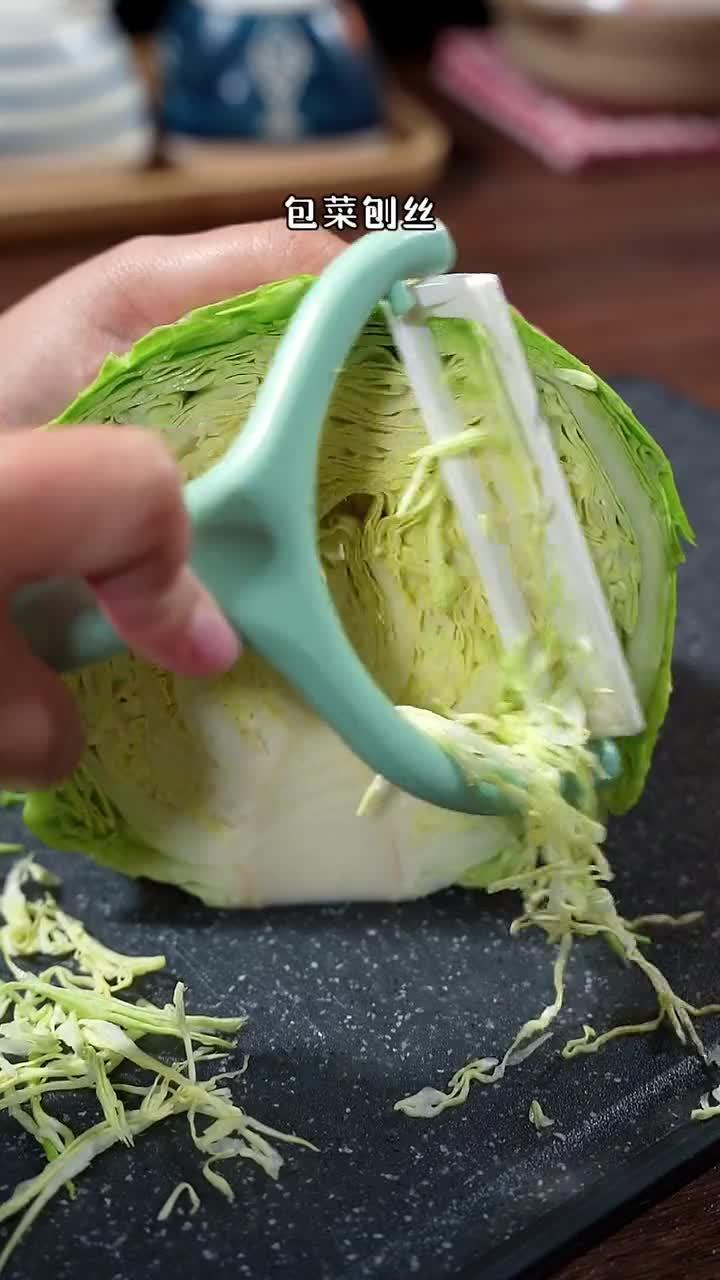 鸡腿和蔬菜的搭配太适合这个春天啦~口水鸡凉拌手撕鸡
