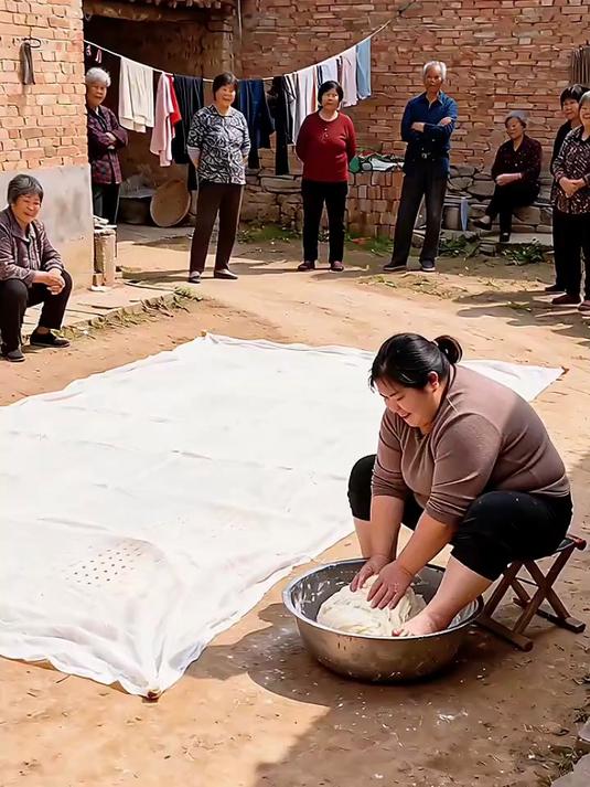 揉超大面团,一掀变出满院小动物花馍