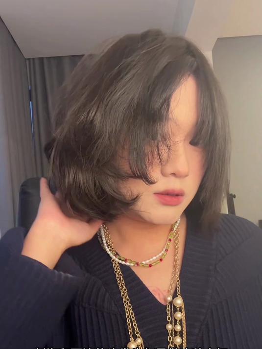 发型教程|拜托 这个短发卷发也太美了吧