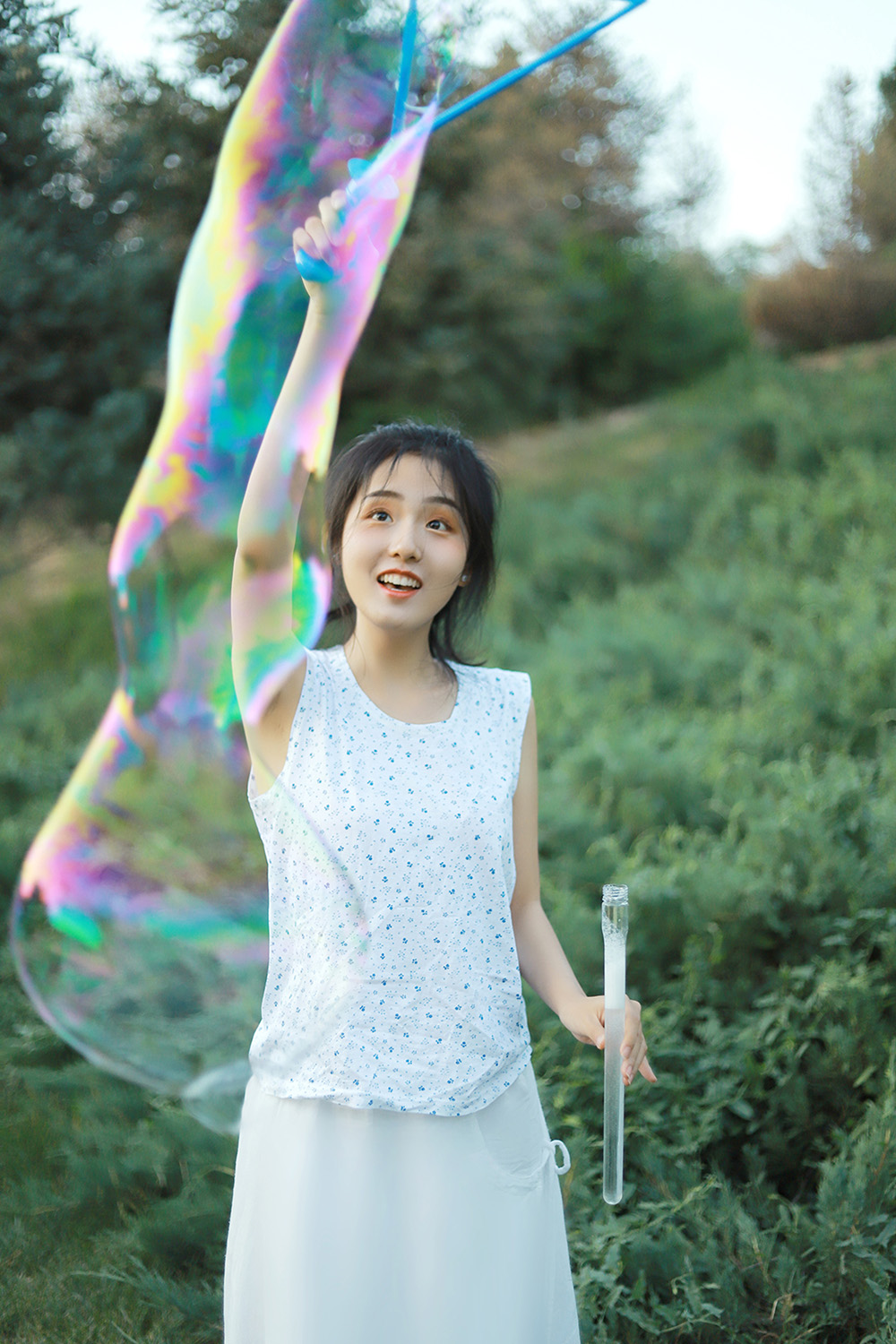 图片[13]-吹泡泡的女孩-六色网
