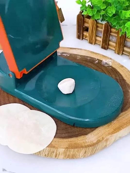 家用小型新款饺子皮机 压皮高效 包饺子必备神器
