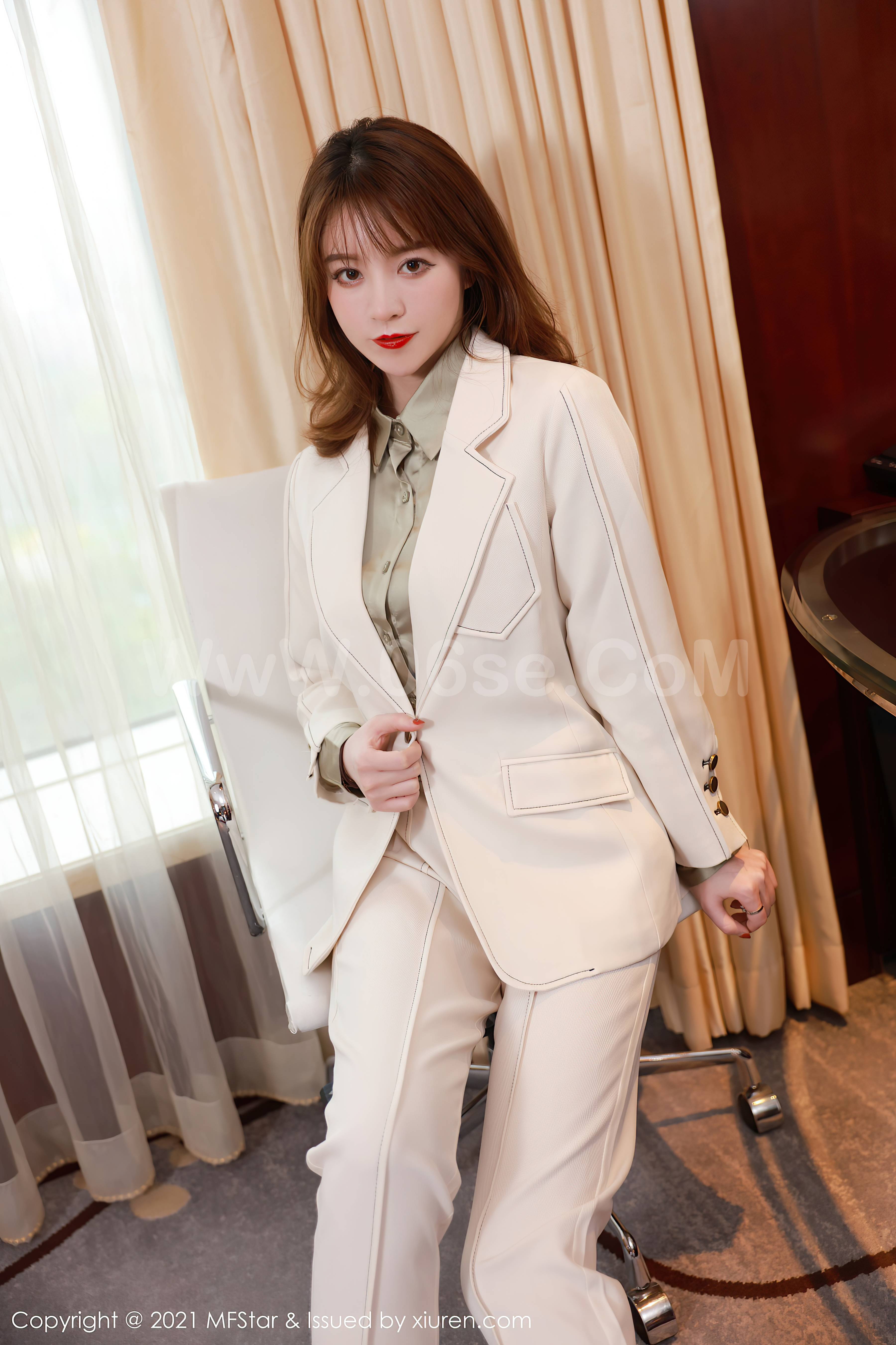 图片[4]-[MFStar模范学院]2021.04.23 Vol.485 yoo优优[45+1P464M]-六色网
