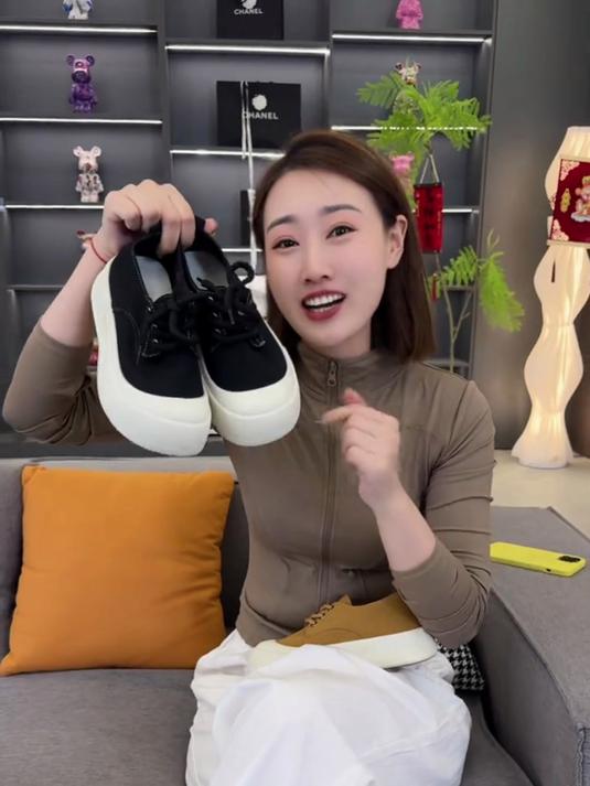 春秋厚底鞋，软底软面特别舒服，不磨脚不卡脚，质量好，放心拍！