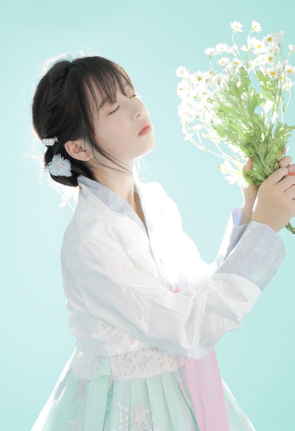 好清透的少女-六色网