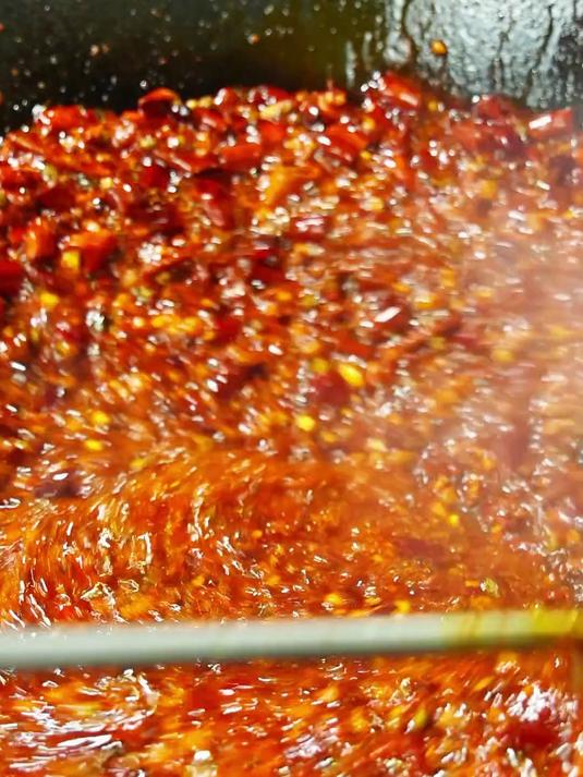 今天把我比赛获得冠军的菜品的毛血旺做法毫无保留的分享给大家