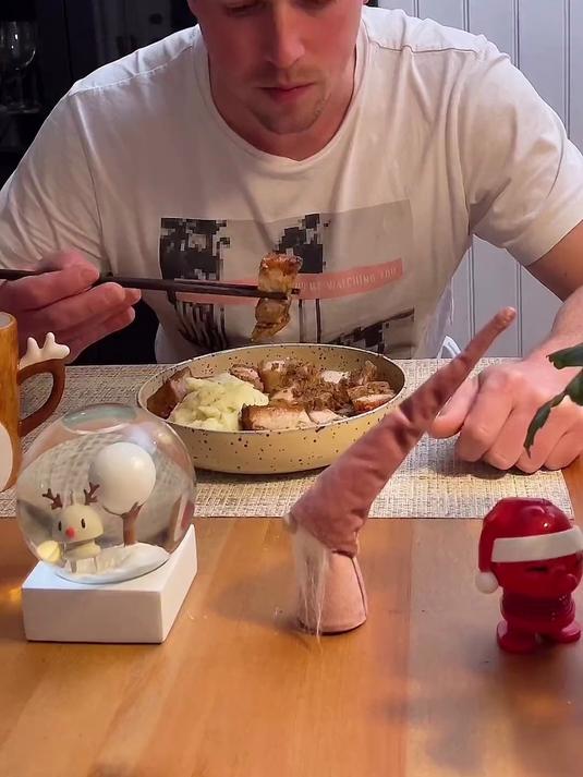 是谁发明的脆皮烤五花肉这种神仙美味,嘎嘣脆好吃到停不下来