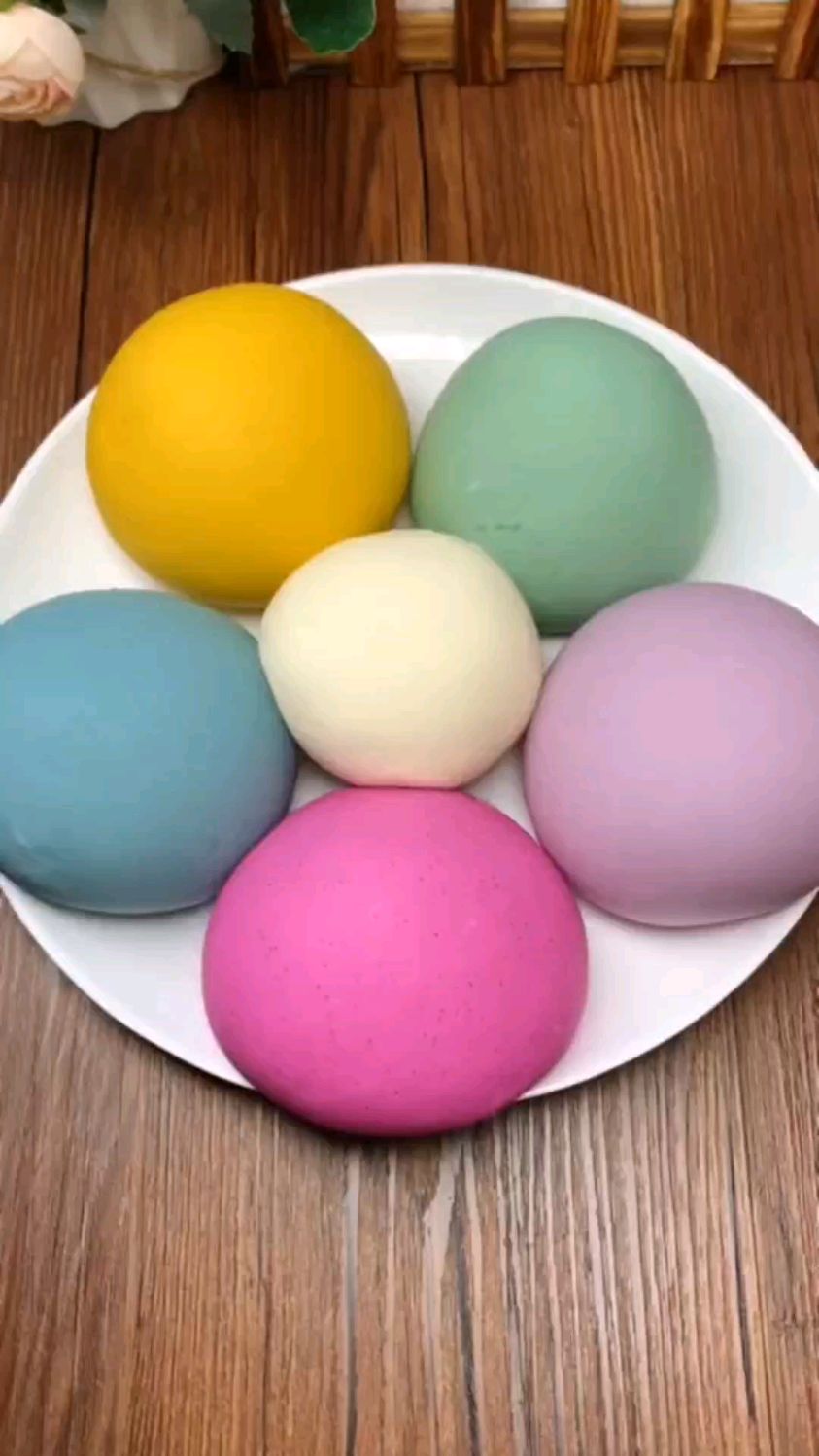 很多朋友都喜欢彩色饺子,就是不会做,今天我来教你