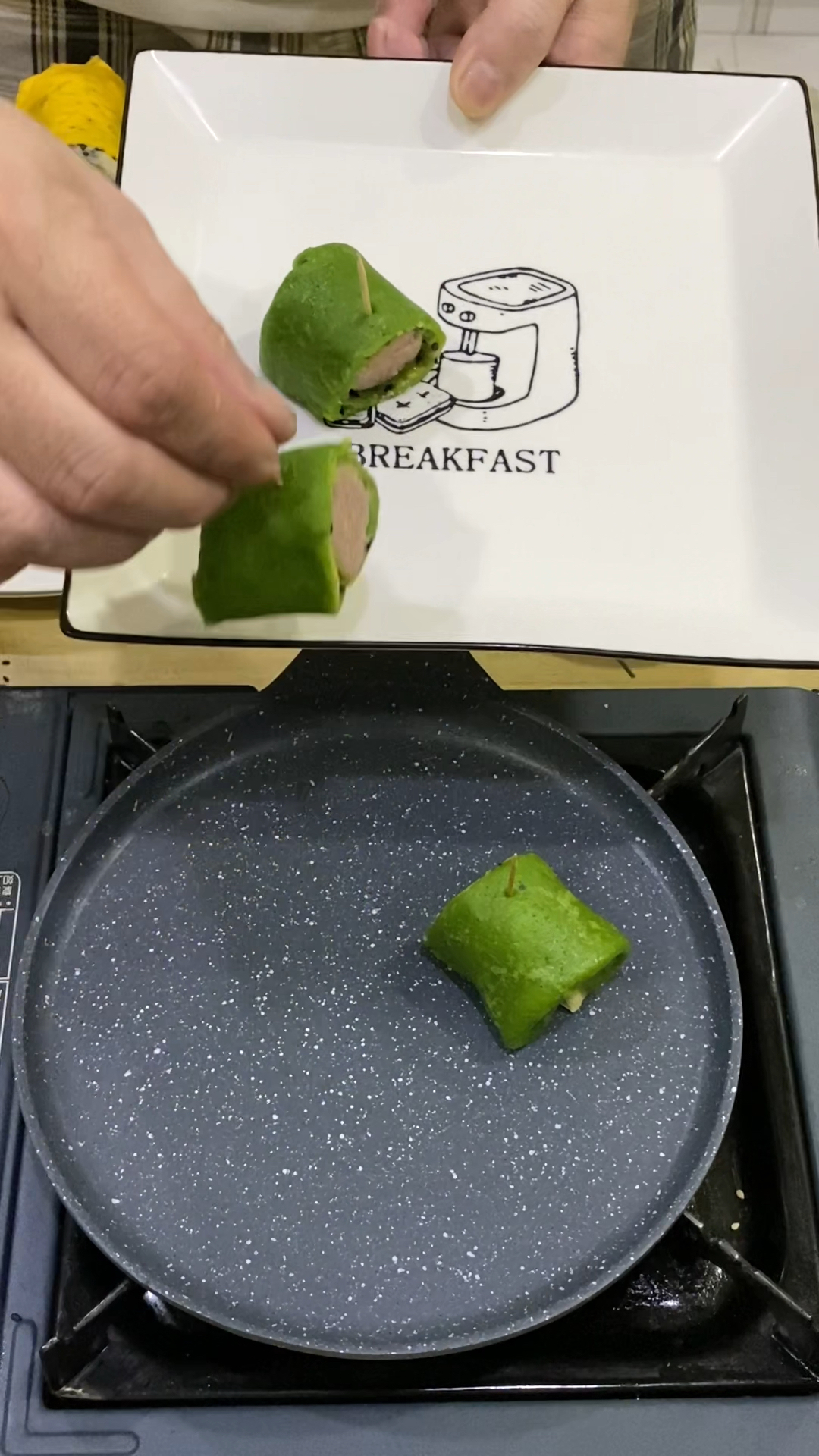 菠菜肉肠鸡蛋卷神仙做法!