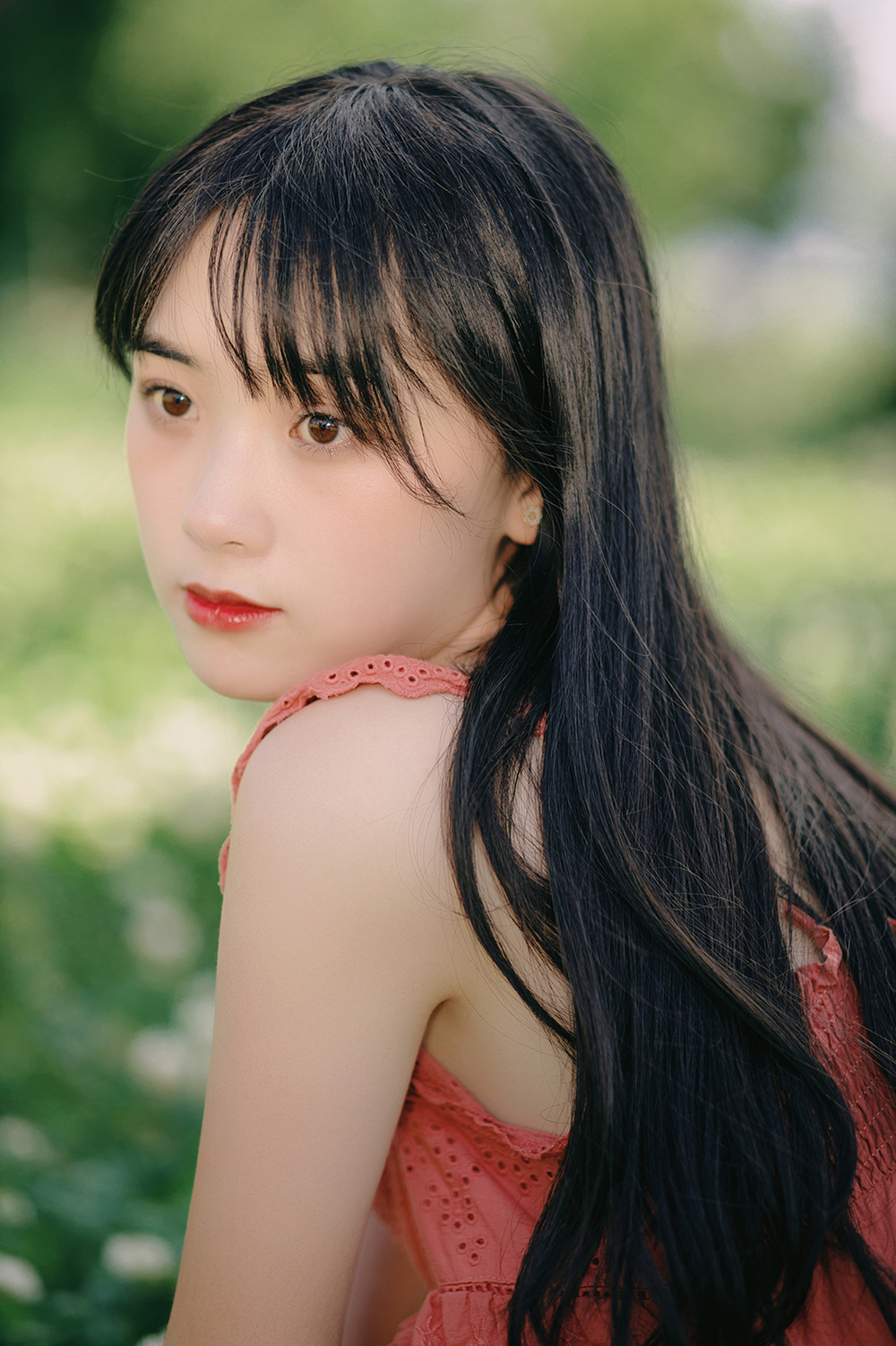 图片[14]-夏日阳光下的女孩-六色网