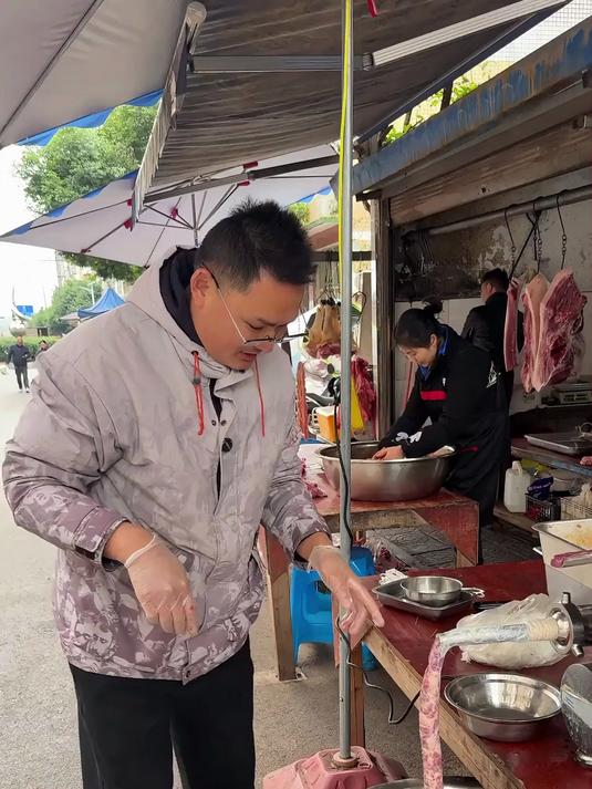 年货都备得咋样了？除了香肠腊肉，你们家过年还必囤啥硬菜