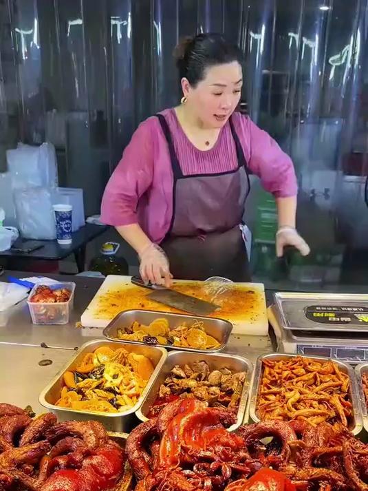 这家卤肉做下酒菜特好吃
