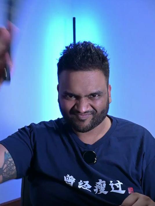 最近很火的霸王茶姬，老外帮你测一测到底好不好喝！