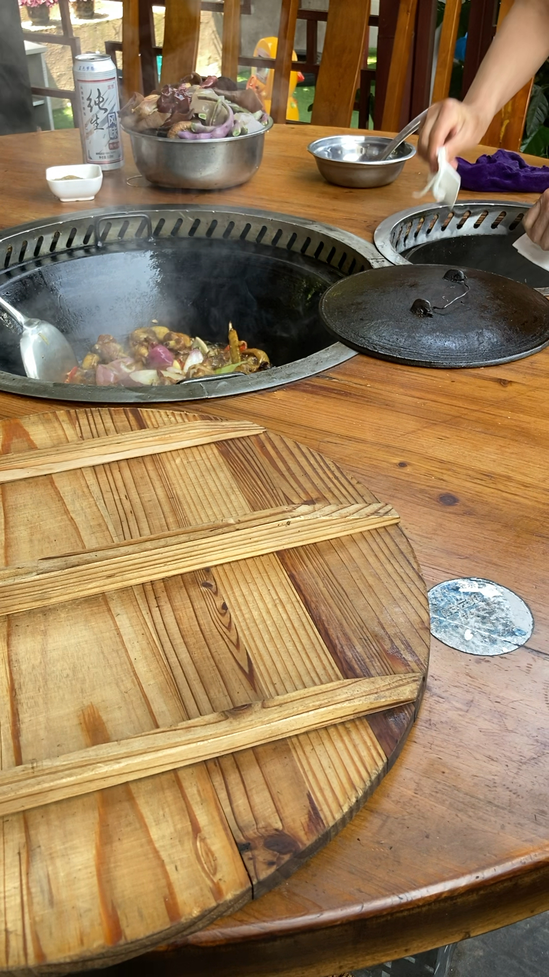 云阳美食香辣柴火鸡喷香脆糯罐鼎酒米饭