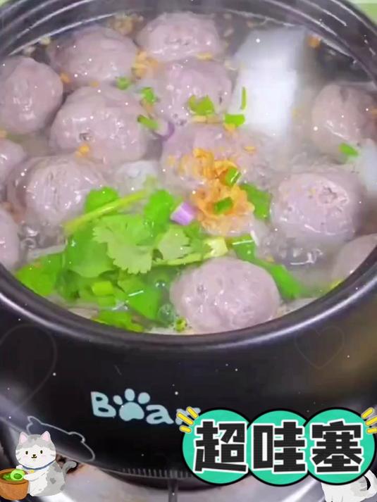 手工捶打,还原牛肉本味:探秘手打牛肉丸的传统工艺