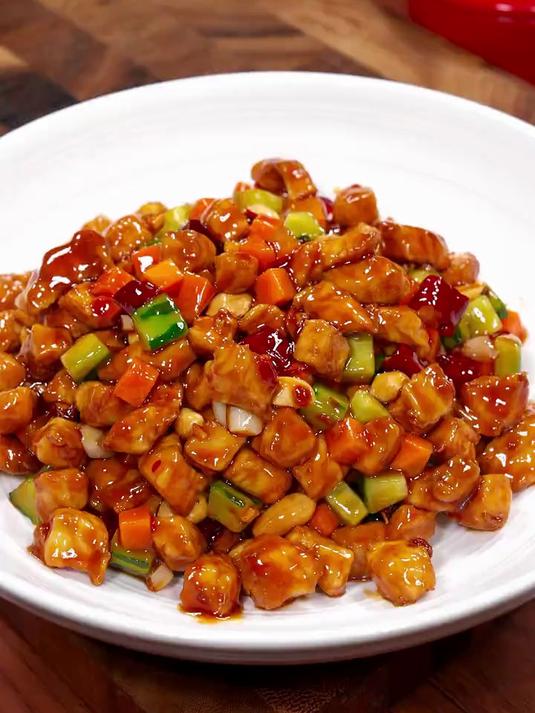今天分享一个家常版的宫保鸡丁