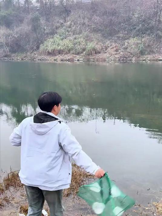 小身材大实力，这款鱼笼用过的人效果都说好~#鱼笼##虾笼##逮鱼摸虾##地笼##渔网#