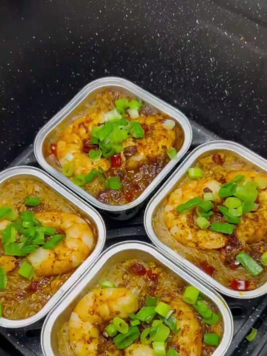 空气炸锅蒜蓉粉丝虾虾肉紧实鲜嫩粉丝香辣入味好吃到转圈圈