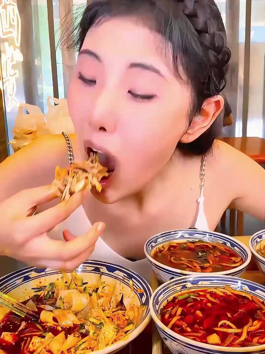 吃碳水还是得来西安,解锁三秦套餐新吃法~