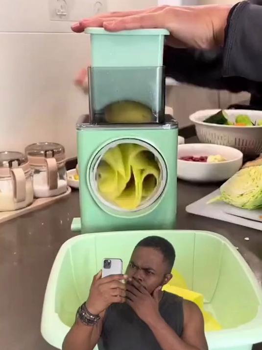 厨房新宠手摇暴风切菜器,一转一摇间,食材变碎末,省力又快速