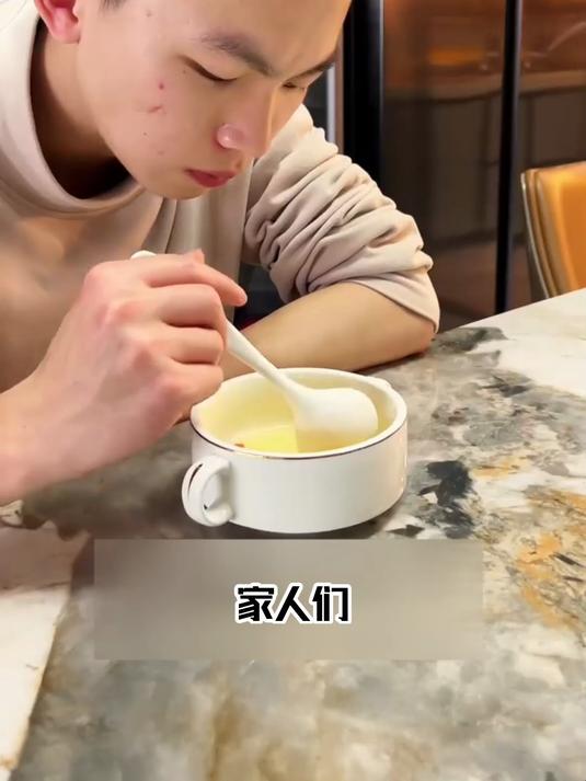 快给你的对象安排!这碗冰糖雪梨银耳汤,清甜好喝还不腻