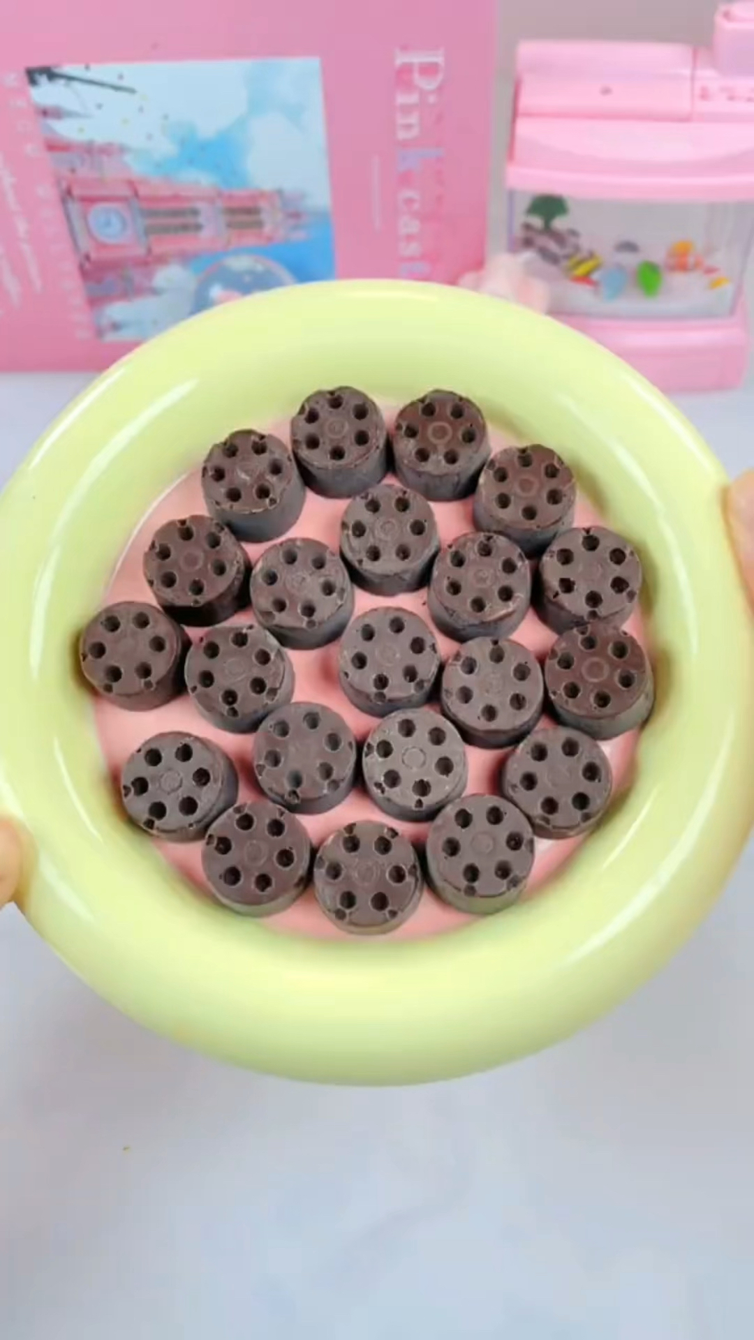 90后巧克力控集合啦,分享2款奇奇怪怪又可爱的美味童年巧克力零食,00后一个都没吃过