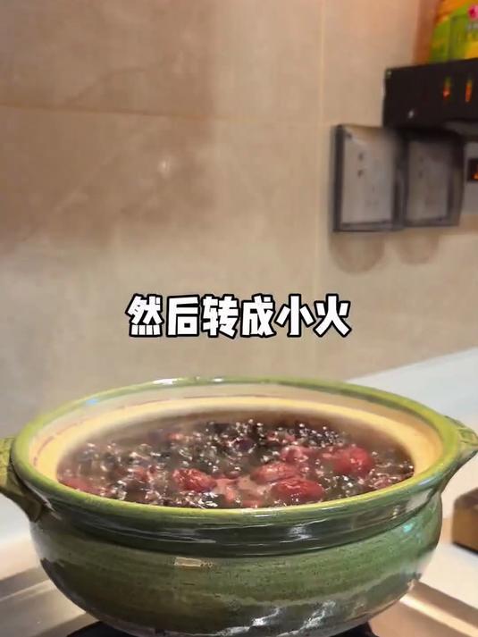 神仙口感!莲藕紫米粥,软糯滋养超满足