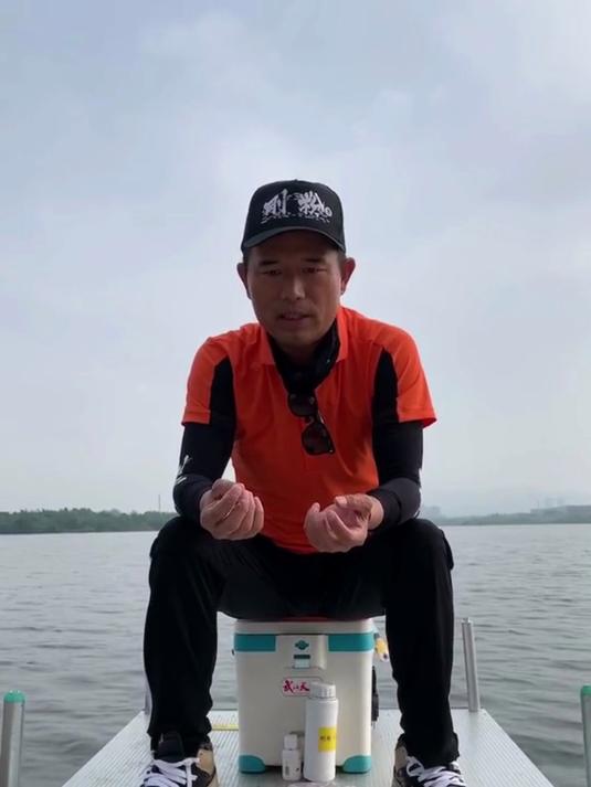 浮钓鲢鳙经典配方！抖音垂钓季钓技分享，饵料对了才上鱼