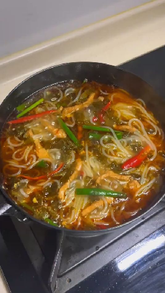 酸菜肉丝米线
