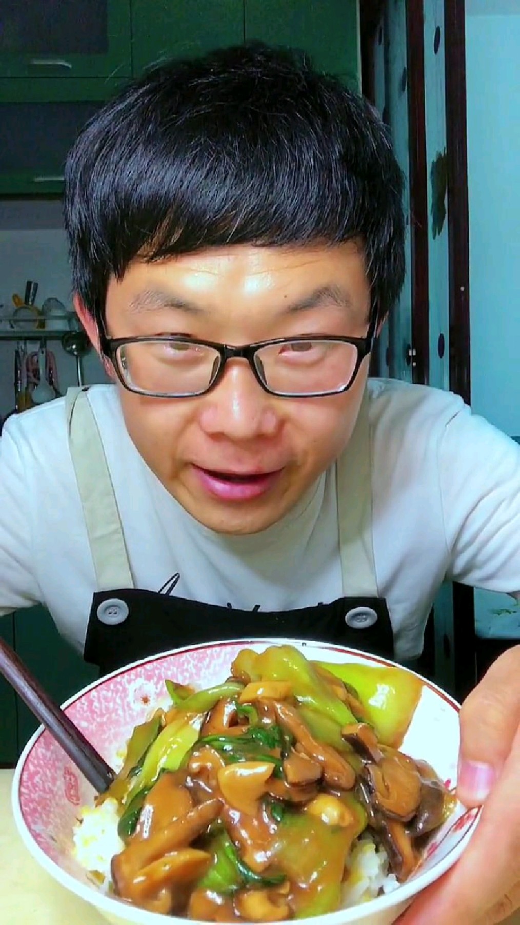 做一次香菇油菜盖饭吃吧