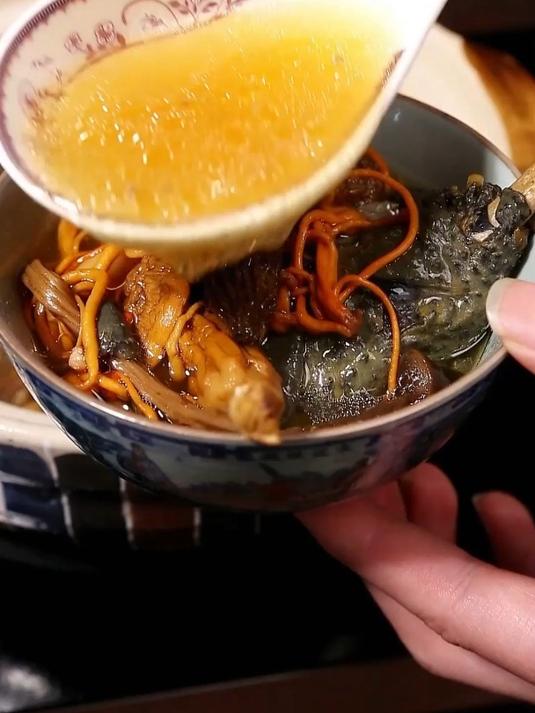 营养升级!云南菌汤,滋补又美味,云南七彩汤包菌菇汤包