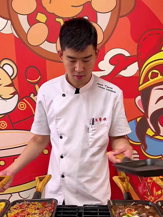 铁板鱿鱼出锅香味扑鼻?高温猛火快煎才是灵魂所在!