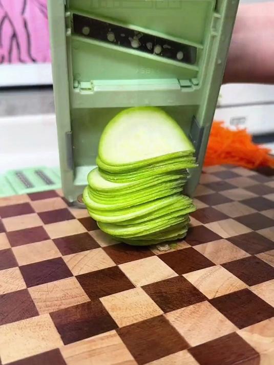 有了这个切菜神器简直太爽了，切出来好看不说关键他还快呀