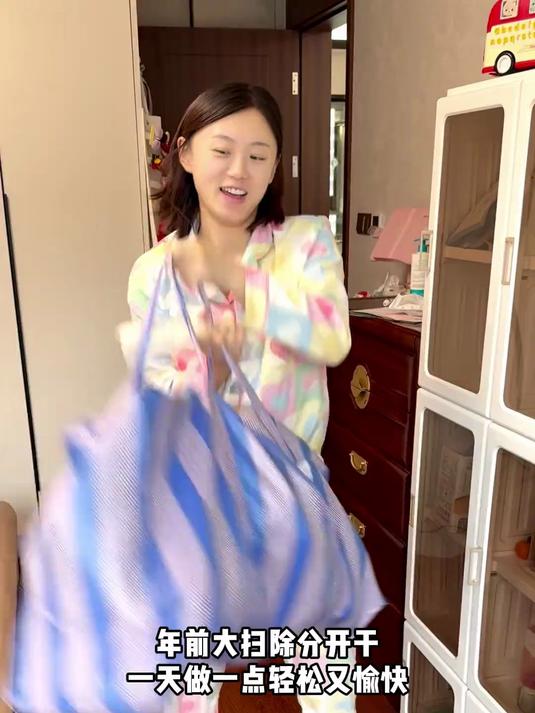 年前大扫除准备一天做一点慢慢干～午餐做的的牛肉滑蛋饭被果果表扬啦