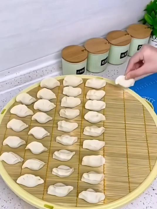 用竹子做的饺子帘你见过吗?光滑无毛刺,放包子饺子不粘底
