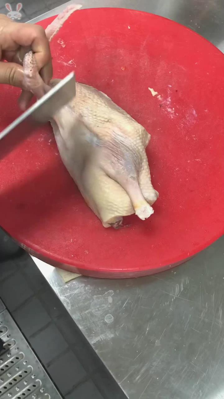 广东没有冬天,也要做好吃的迎接冬天的到来。吃个鸭子补补身