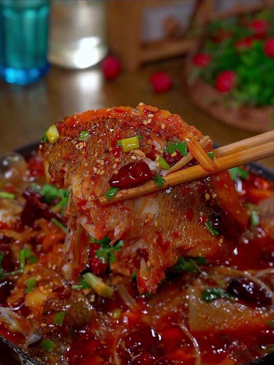 家庭版的烤鱼这样做简单又好吃，不用烤的烤鱼你可以试试