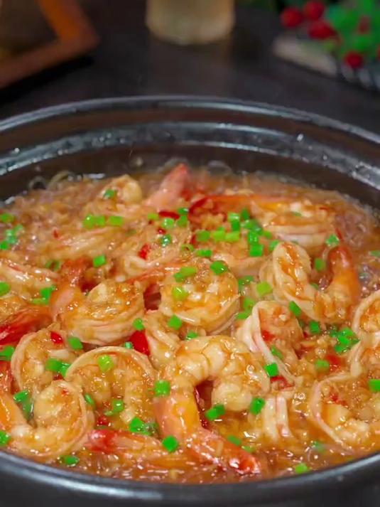 我三个女儿都特别喜欢吃蒜蓉粉丝虾煲
