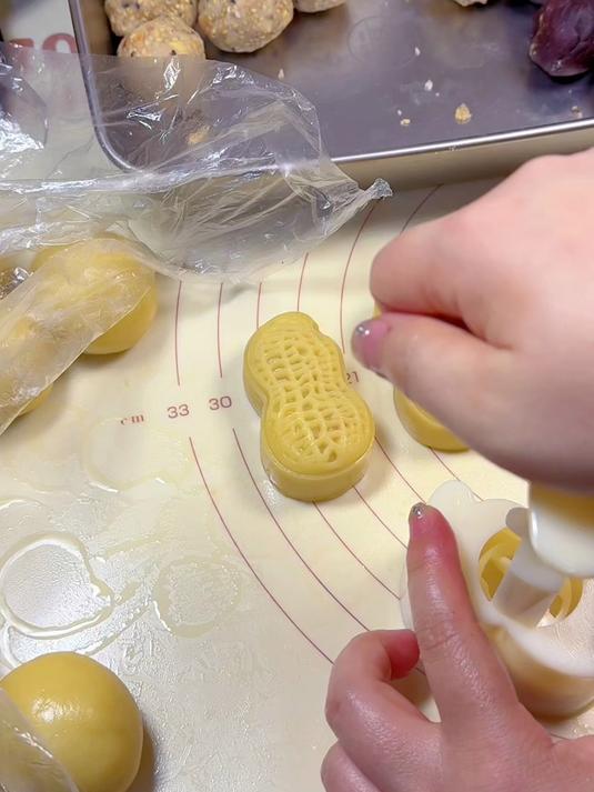 亲朋好友一致好评的“椒盐花生酥”