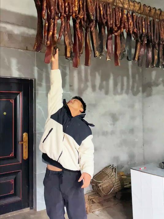 自从家里熏了腊肉，都不想弄别的菜吃