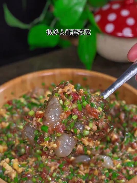 三鲜馅饺子这样调,肉馅抱团