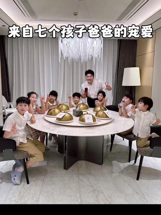 给七个孩子开主题餐厅盲盒啦！