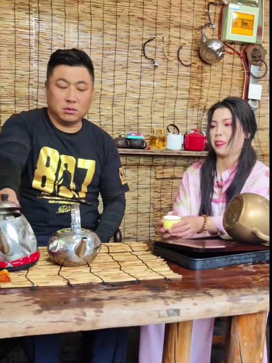 暴躁小妹遇到二手酱爆