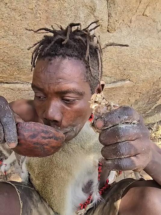 一块弹牙的牛肚配一碗金汤就是部落小伙今天的早餐