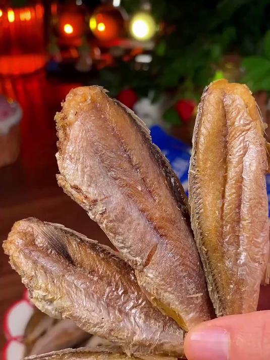 网红爆款香酥小黄鱼!小红书达人推荐,酥脆鲜香秒空袋!