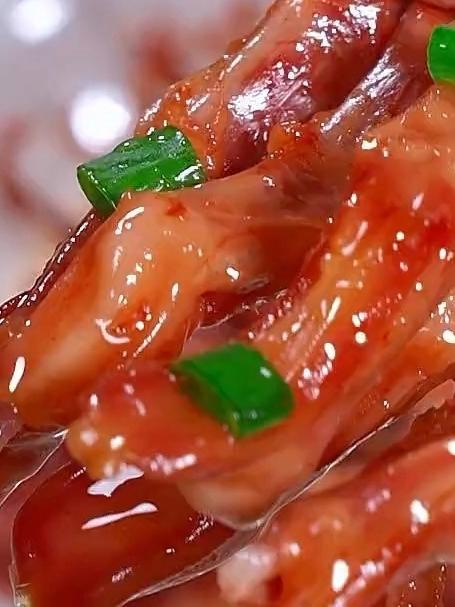 每次家里来客人 我都会安排这个温州特产酱鸭舌 酱香味浓郁