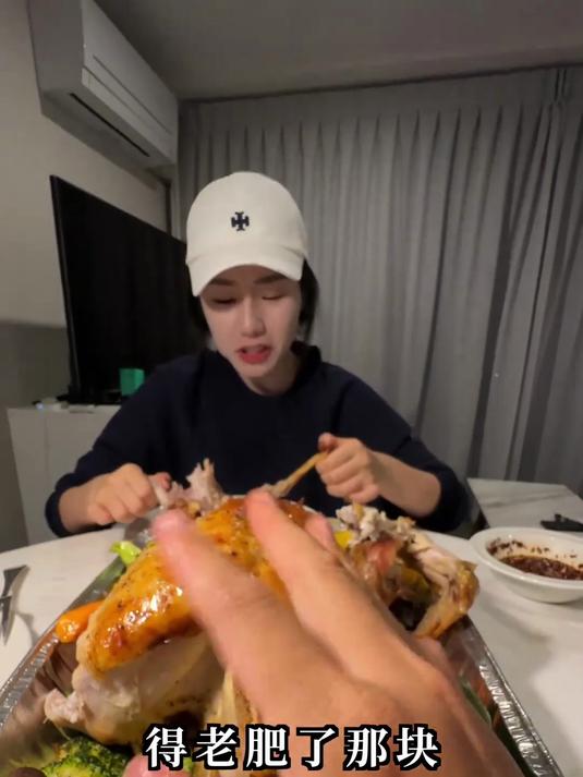 热心网友发现新西兰火鸡泛滥成灾,帅小伙带女友火速前往